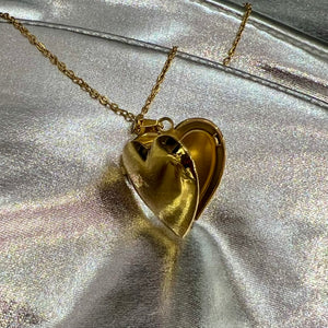 Collana con cuore apribile